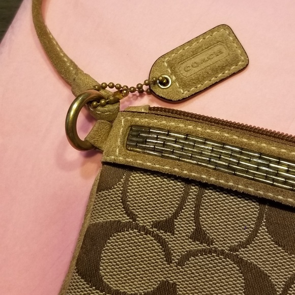 🎁🎗COACH Beaded Leather and Suede Wristlet - Picture 4 of 4